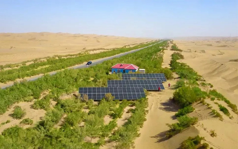 塔里木油田绿色“光”景无限好