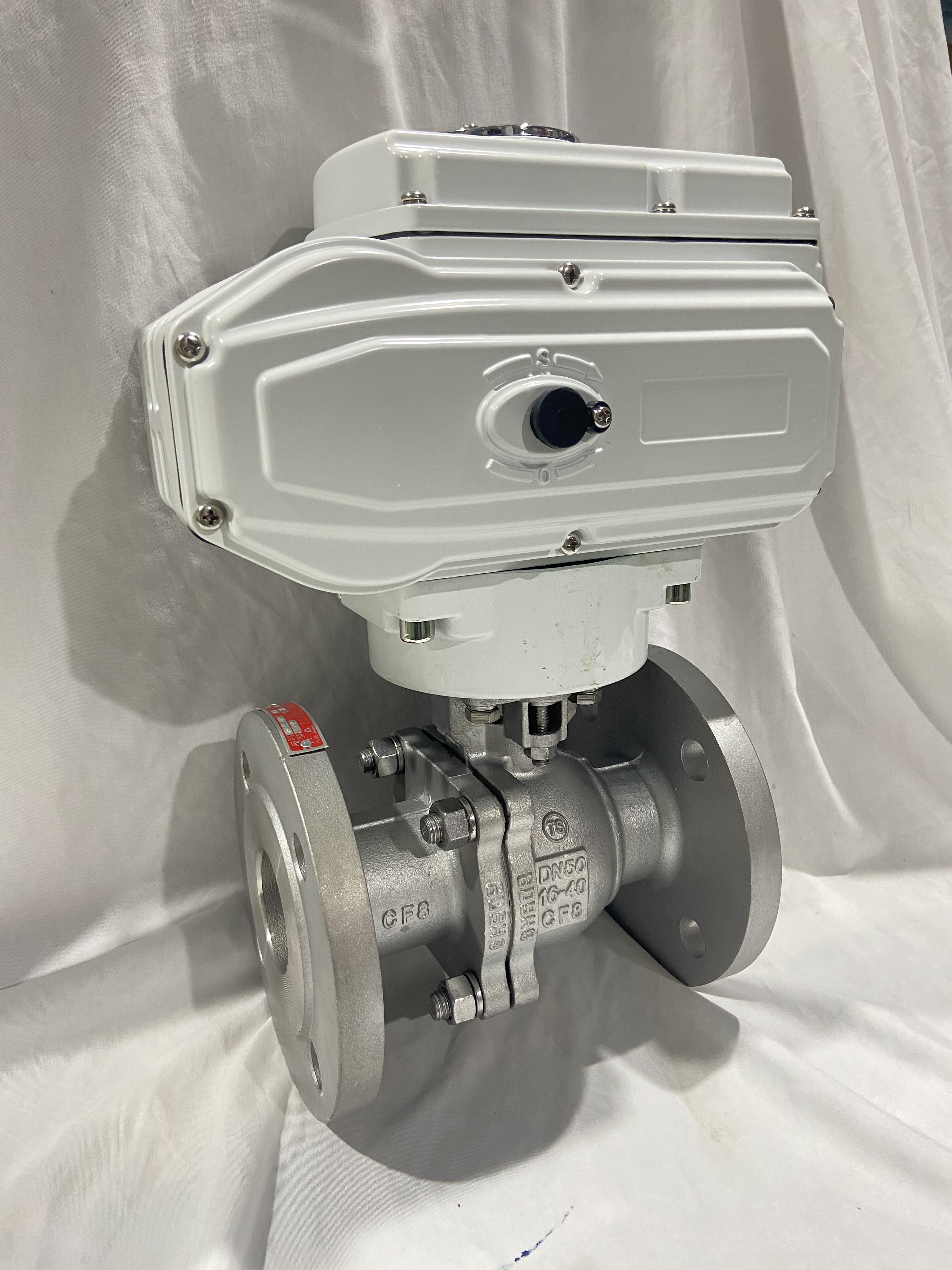 工业废水处理控制阀的开关和调节